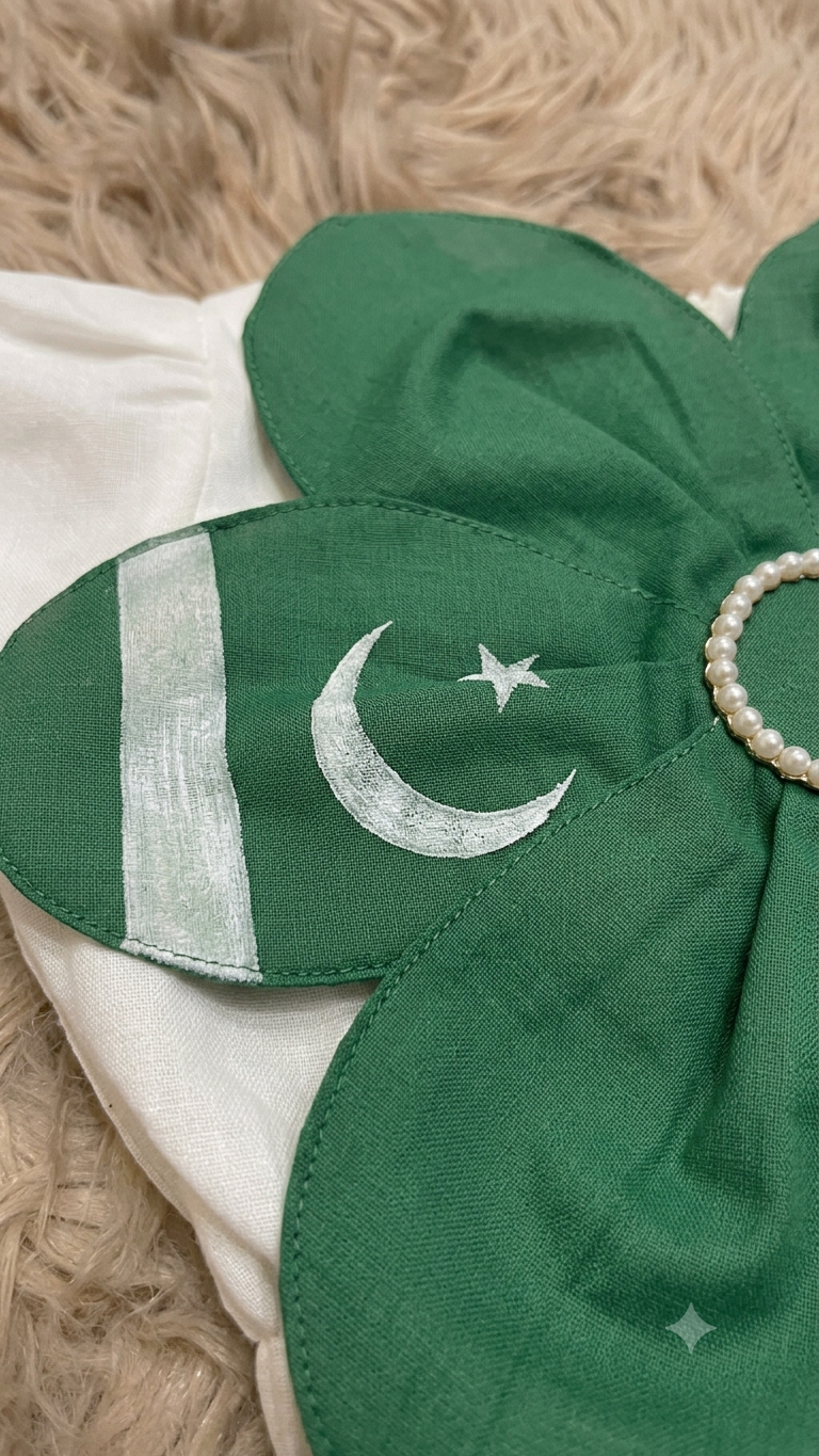 Azadi Bloom Petal 2-Piece Set (Green & White)